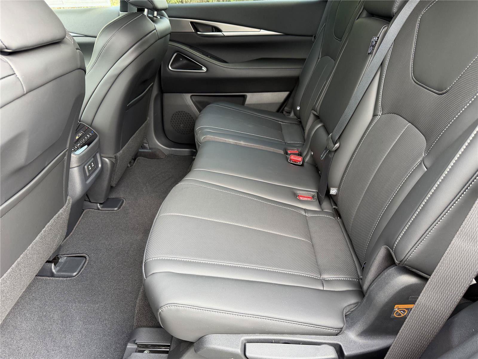 New 2027 INFINITI QX60 Luxe w/ Cargo Package FWD image 27