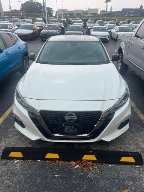 Used 2022 Nissan Altima 2.5 SR FWD image 2