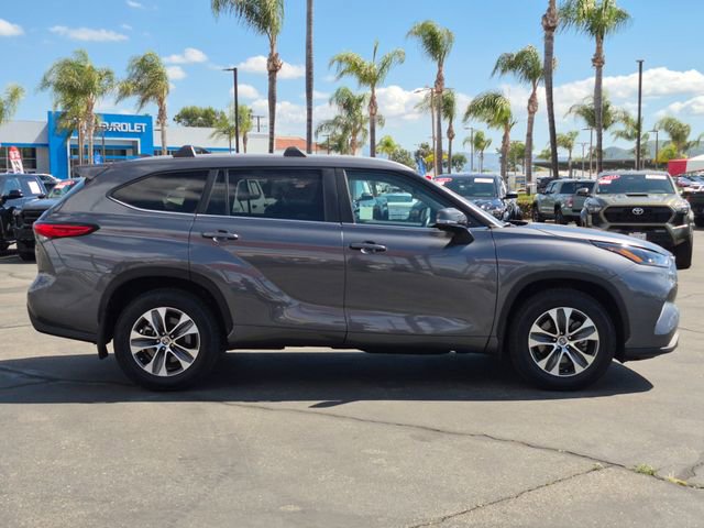 Used 2023 Toyota Highlander XLE image 4