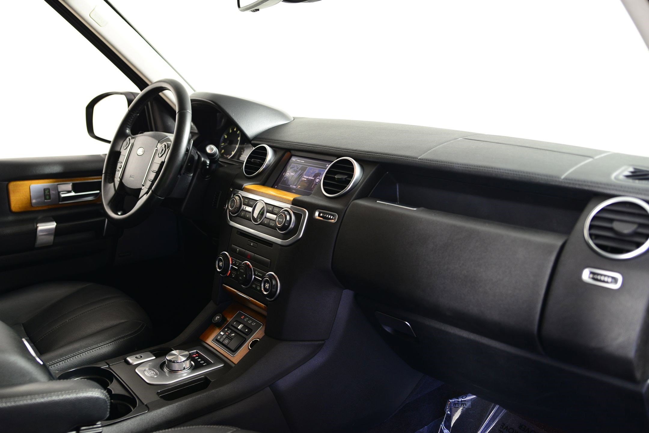 Used 2016 Land Rover LR4 image 17