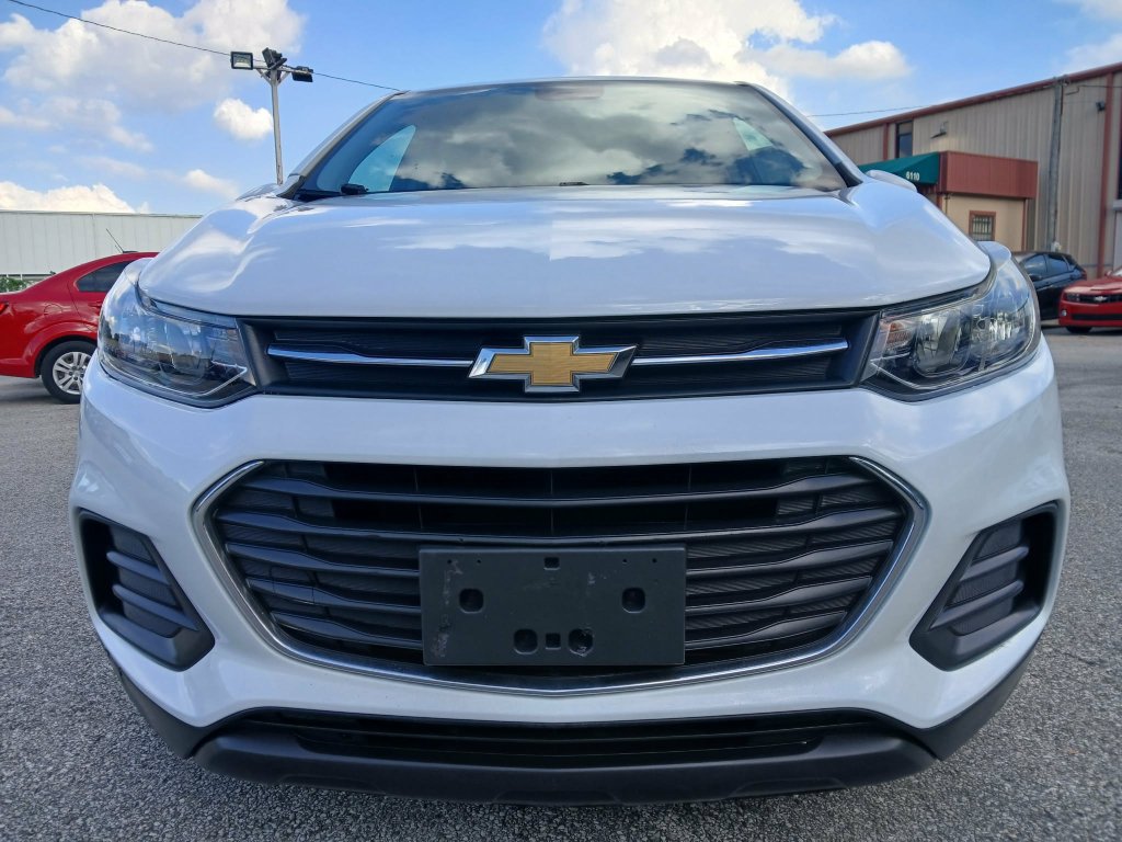 Used 2020 Chevrolet Trax LS w/ Tint and Cruise Package FWD image 2