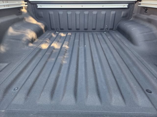 Used 2025 Nissan Frontier SV w/ SV Convenience Package RWD image 32