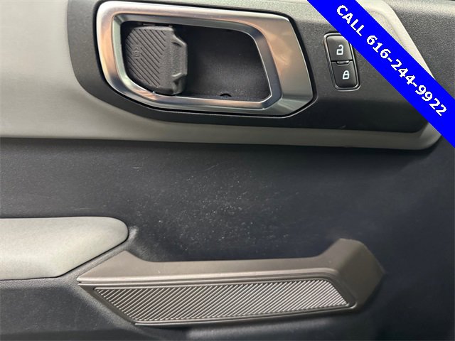 Used 2022 Ford Bronco Badlands image 13