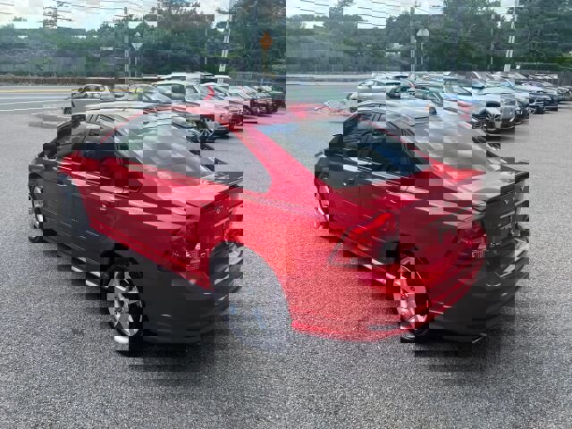 Used 2010 Volvo S40 T5 R-Design image 3