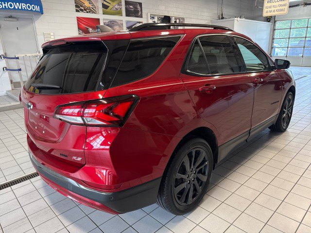 Used 2023 Chevrolet Equinox RS AWD/4WD image 3