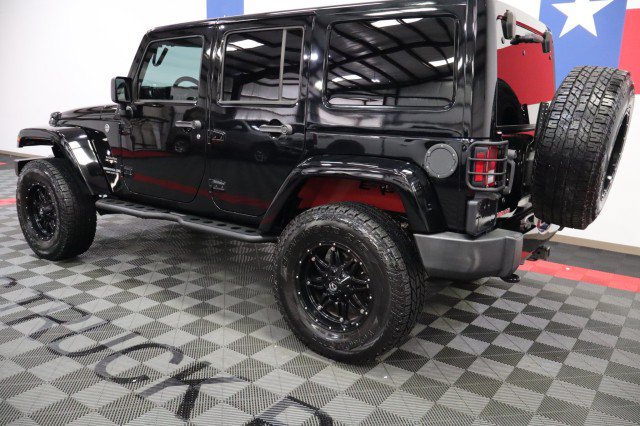 Used 2017 Jeep Wrangler Unlimited Sahara w/ Connectivity Group AWD/4WD image 5