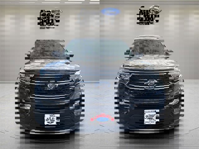 Used 2023 Ford Explorer XLT w/ Equipment Group 202A image 2