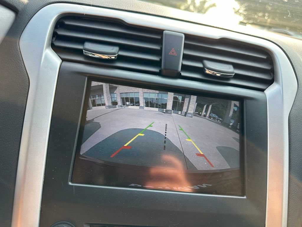 Used 2014 Ford Fusion SE w/ Equipment Group 201A FWD image 16