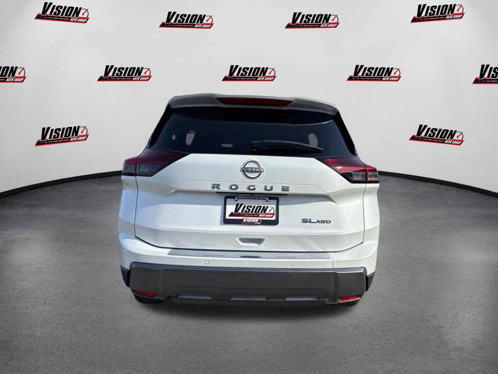 Used 2024 Nissan Rogue SL image 6