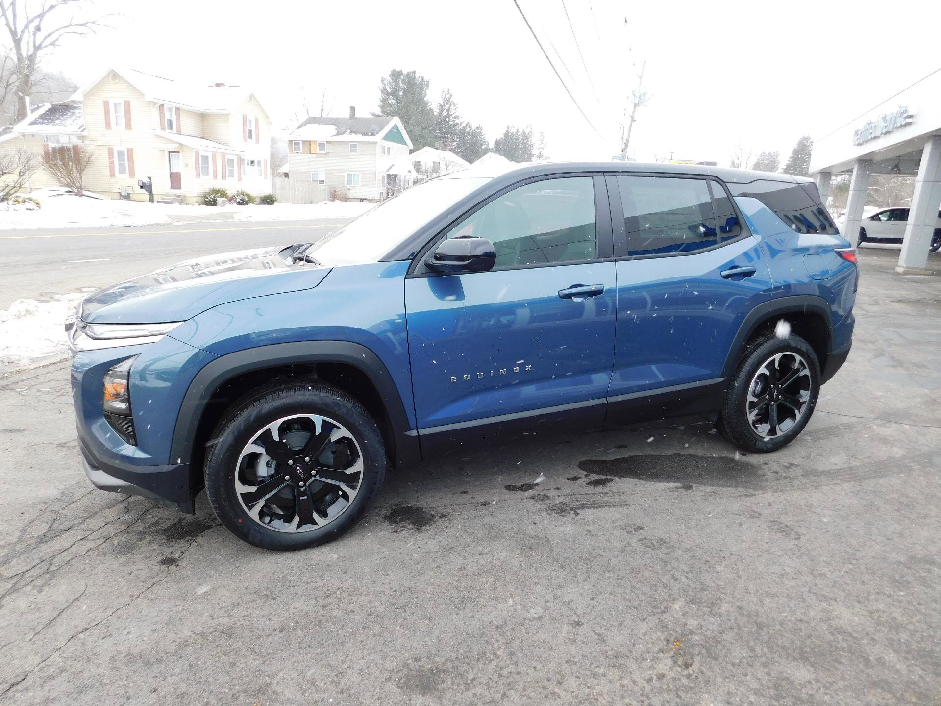 New 2026 Chevrolet Equinox LT w/ Convenience Package II image 3