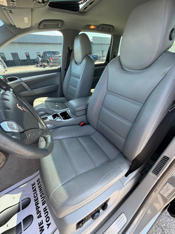 Used 2004 Porsche Cayenne S AWD/4WD image 22