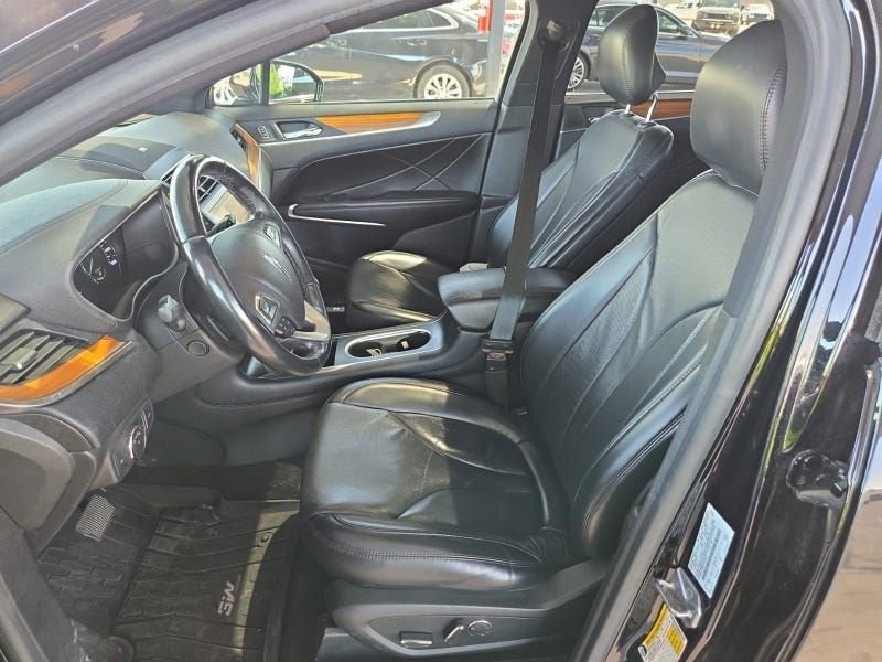 Used 2019 Lincoln MKC Reserve w/ MKC Climate Package AWD/4WD image 8