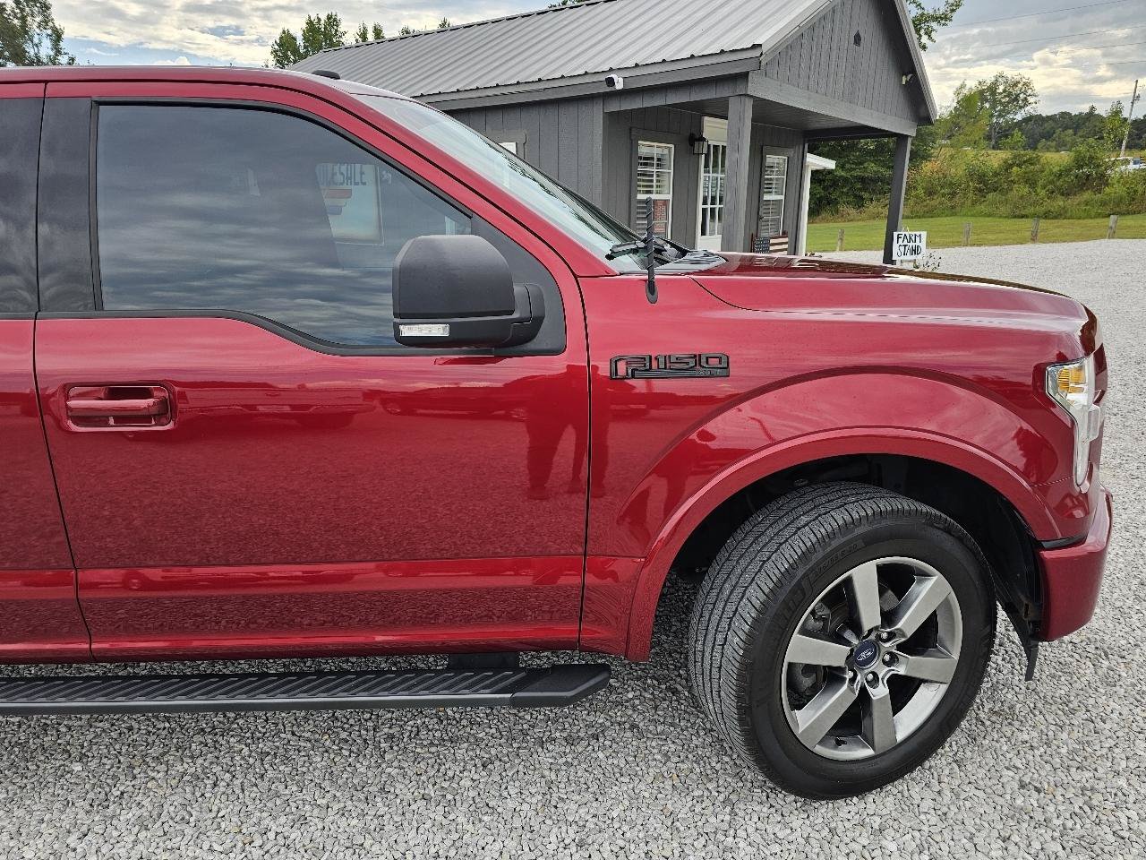 Used 2017 Ford F150 XLT w/ Equipment Group 302A Luxury AWD/4WD image 12
