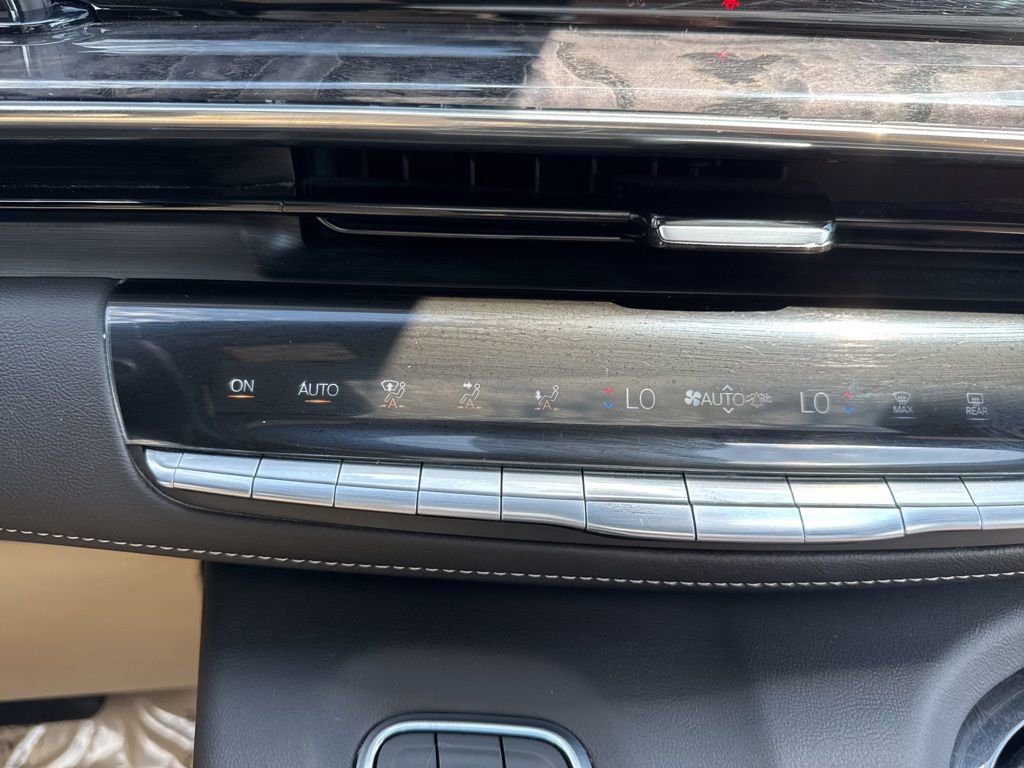 Used 2021 Cadillac Escalade Premium Luxury w/ Performance Package image 33