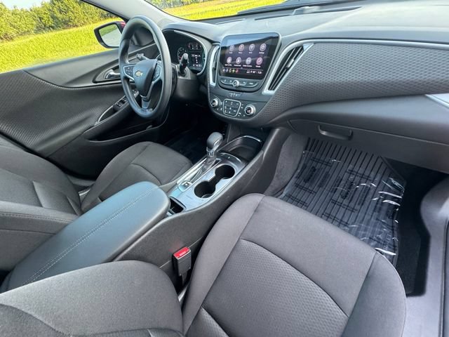 Used 2023 Chevrolet Malibu LT FWD image 32