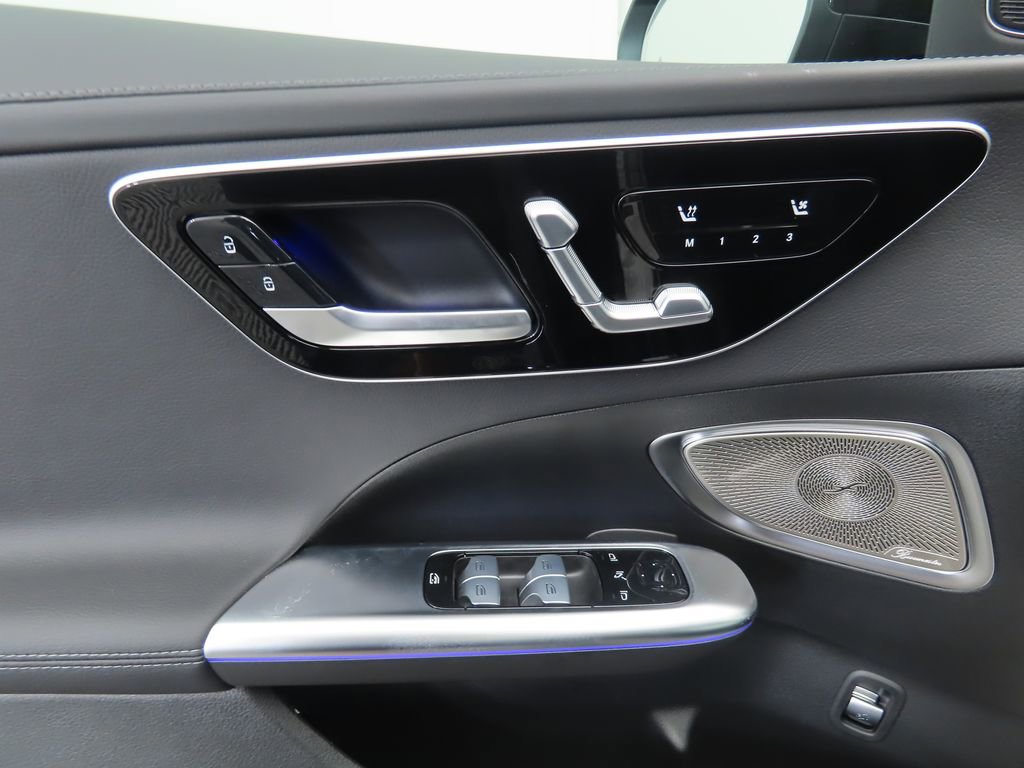 New 2025 Mercedes-Benz C 300 4MATIC Sedan image 25