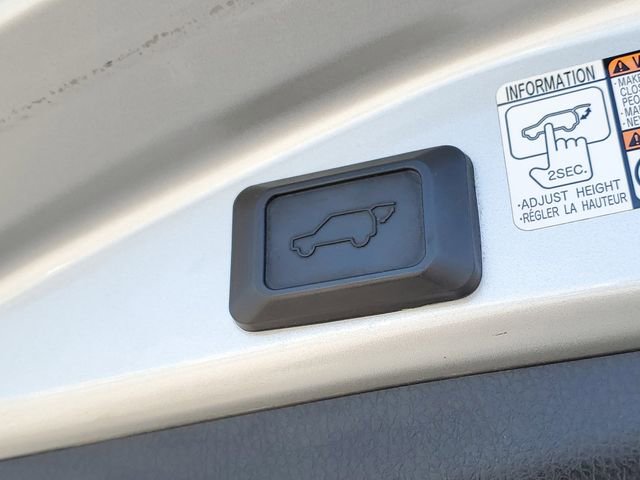 Used 2016 Toyota RAV4 XLE AWD/4WD image 9