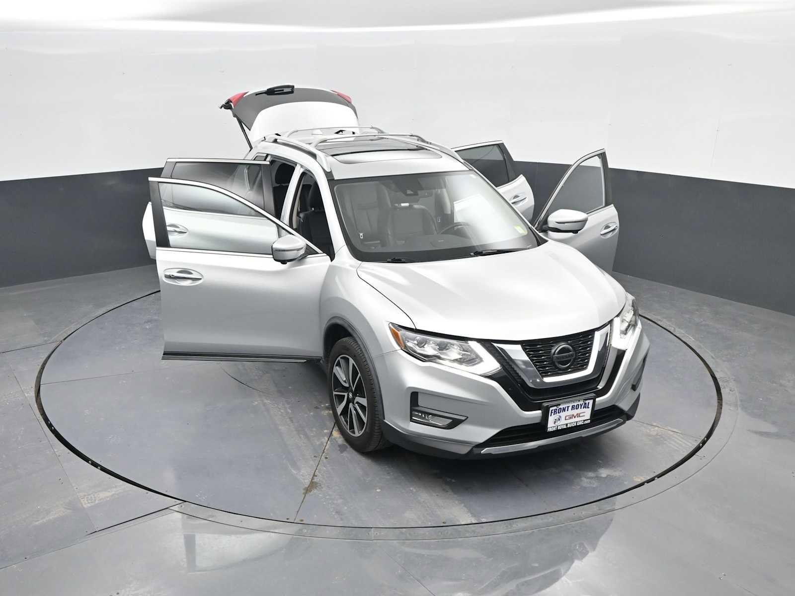 Used 2018 Nissan Rogue SL w/ Premium Package image 45