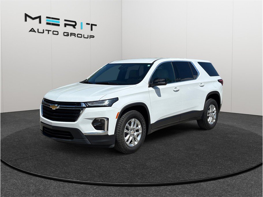 Used 2023 Chevrolet Traverse LS FWD image 4