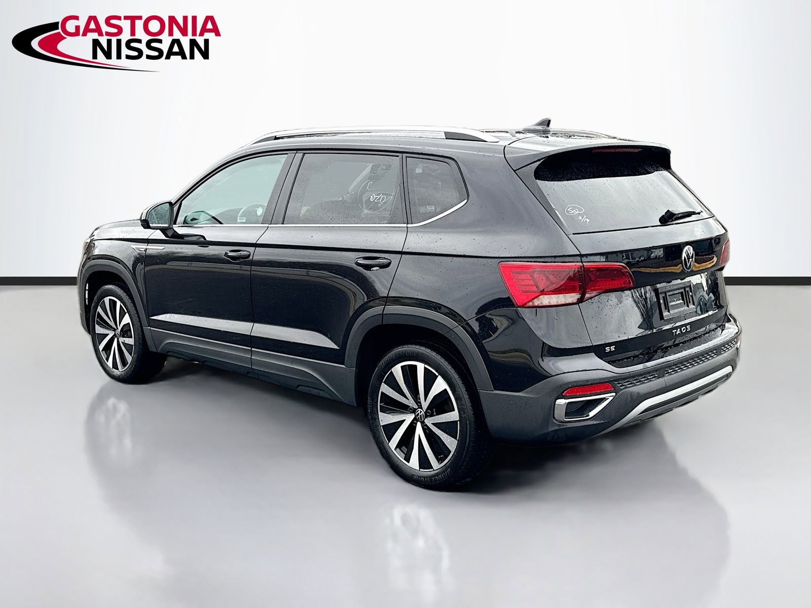 Used 2024 Volkswagen Taos SE image 6