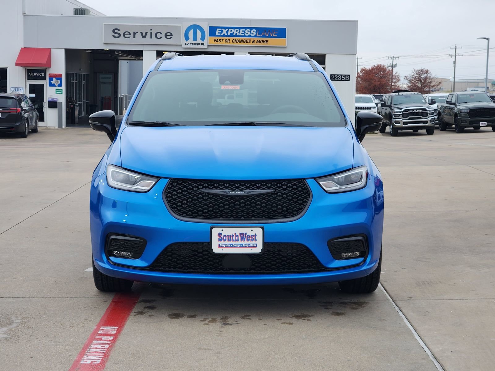 New 2026 Chrysler Pacifica Select image 6