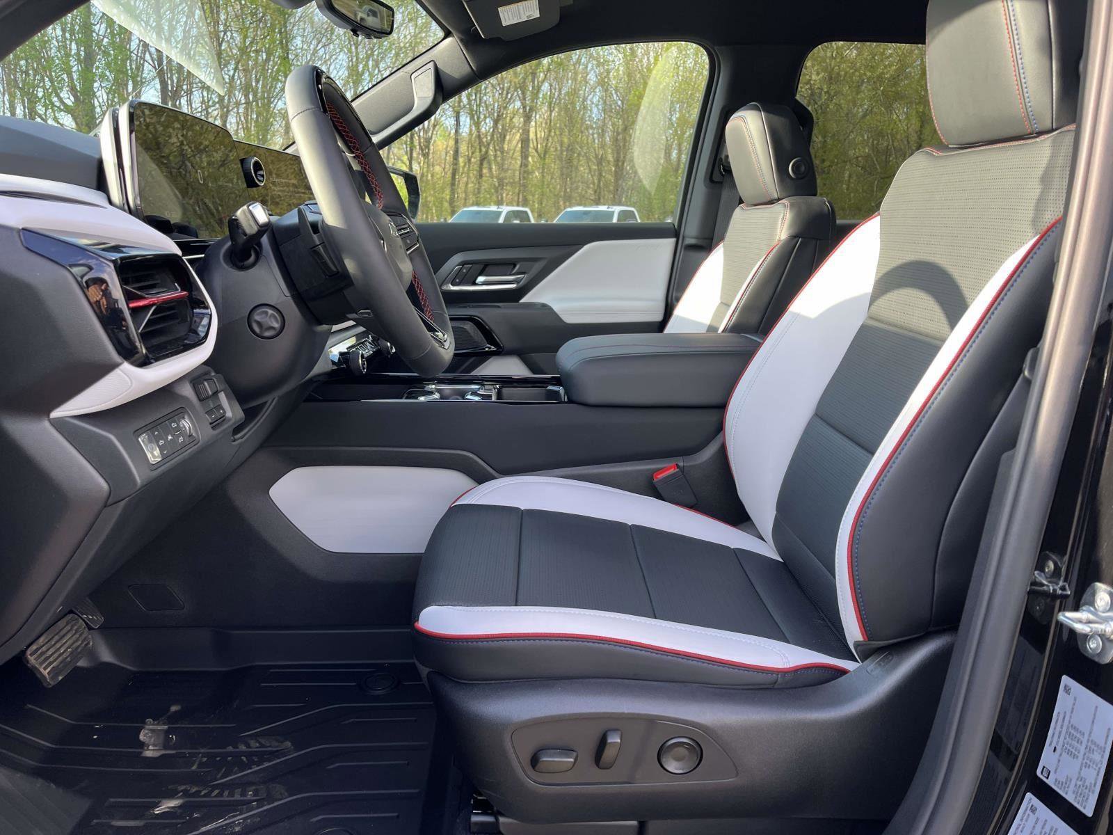 New 2025 Chevrolet Silverado EV RST image 9