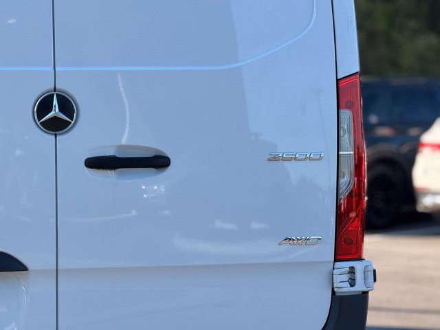 Used 2025 Mercedes-Benz Sprinter 2500 image 11