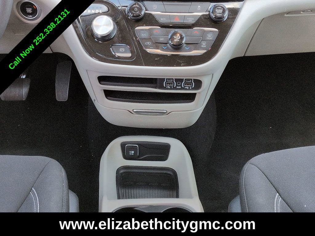 Used 2024 Chrysler Voyager LX FWD image 21