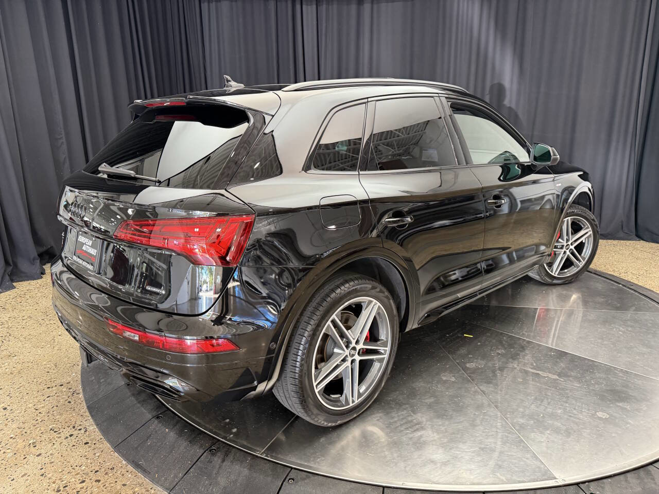 Used 2024 Audi Q5 e Prestige w/ Prestige Package image 11