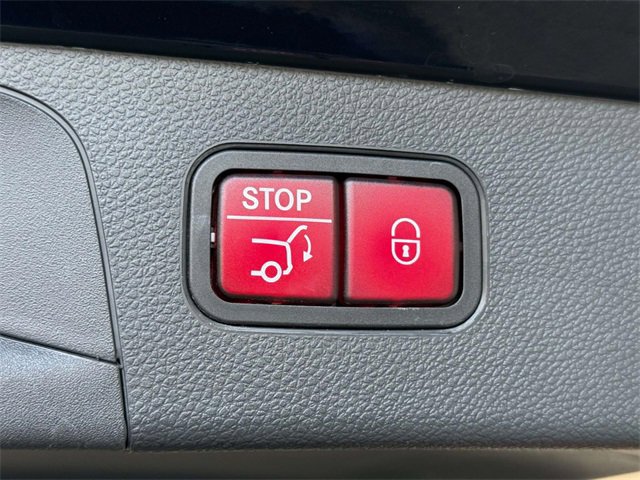 Used 2021 Mercedes-Benz GLC 300 4MATIC image 18