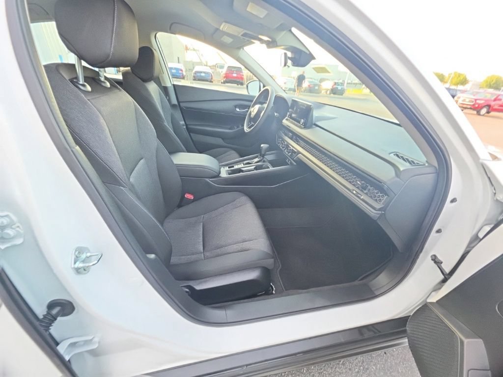 Used 2025 Honda Accord LX image 30