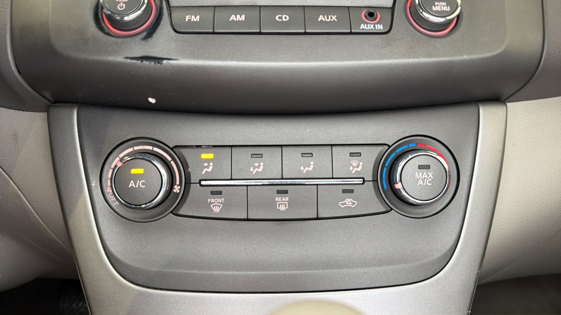 Used 2014 Nissan Sentra SV image 28