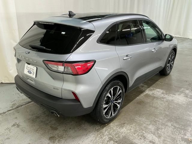 Used 2022 Ford Escape SE FWD image 3