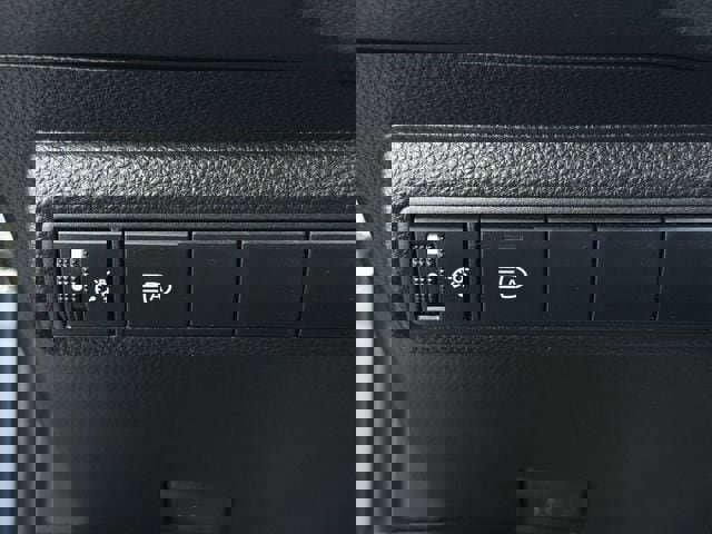 Used 2021 Toyota Corolla XLE w/ Carpet Mat Package (TMS) image 25