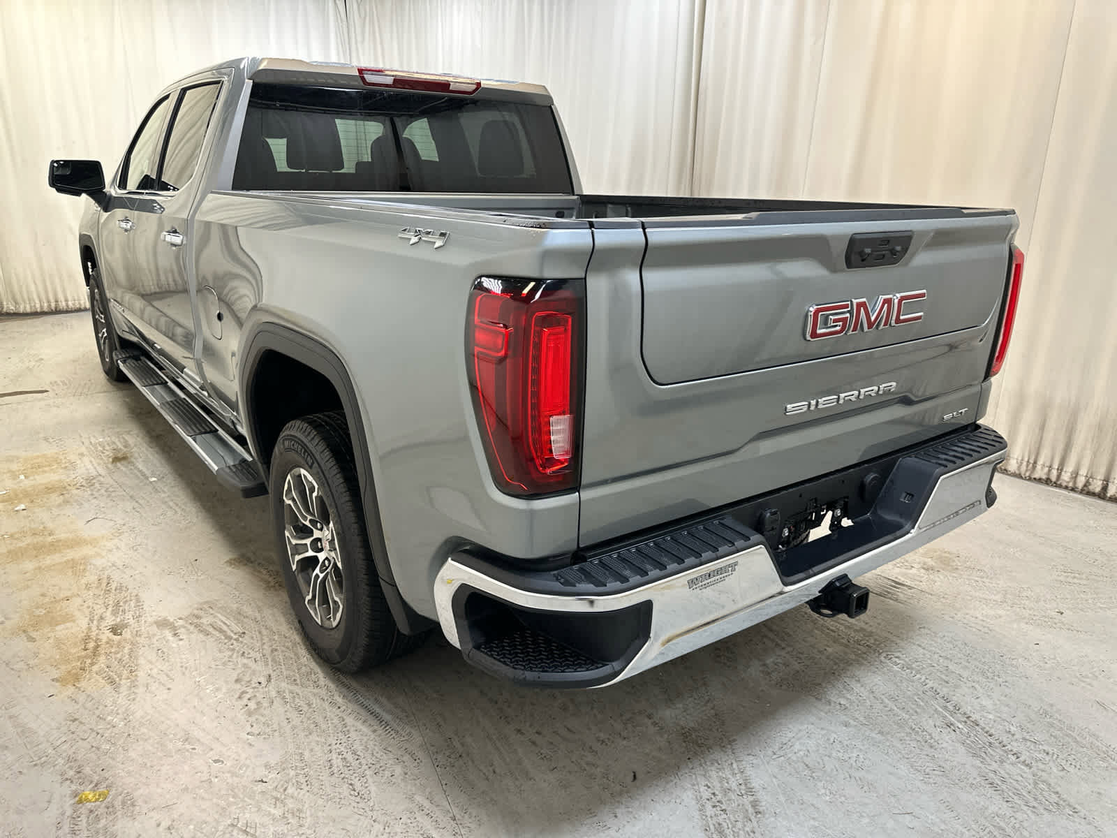 New 2026 GMC Sierra 1500 SLT w/ SLT Convenience Package image 2