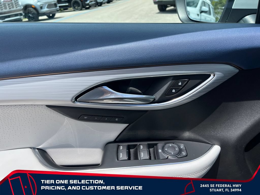 Used 2025 Buick Envision Avenir AWD/4WD image 22