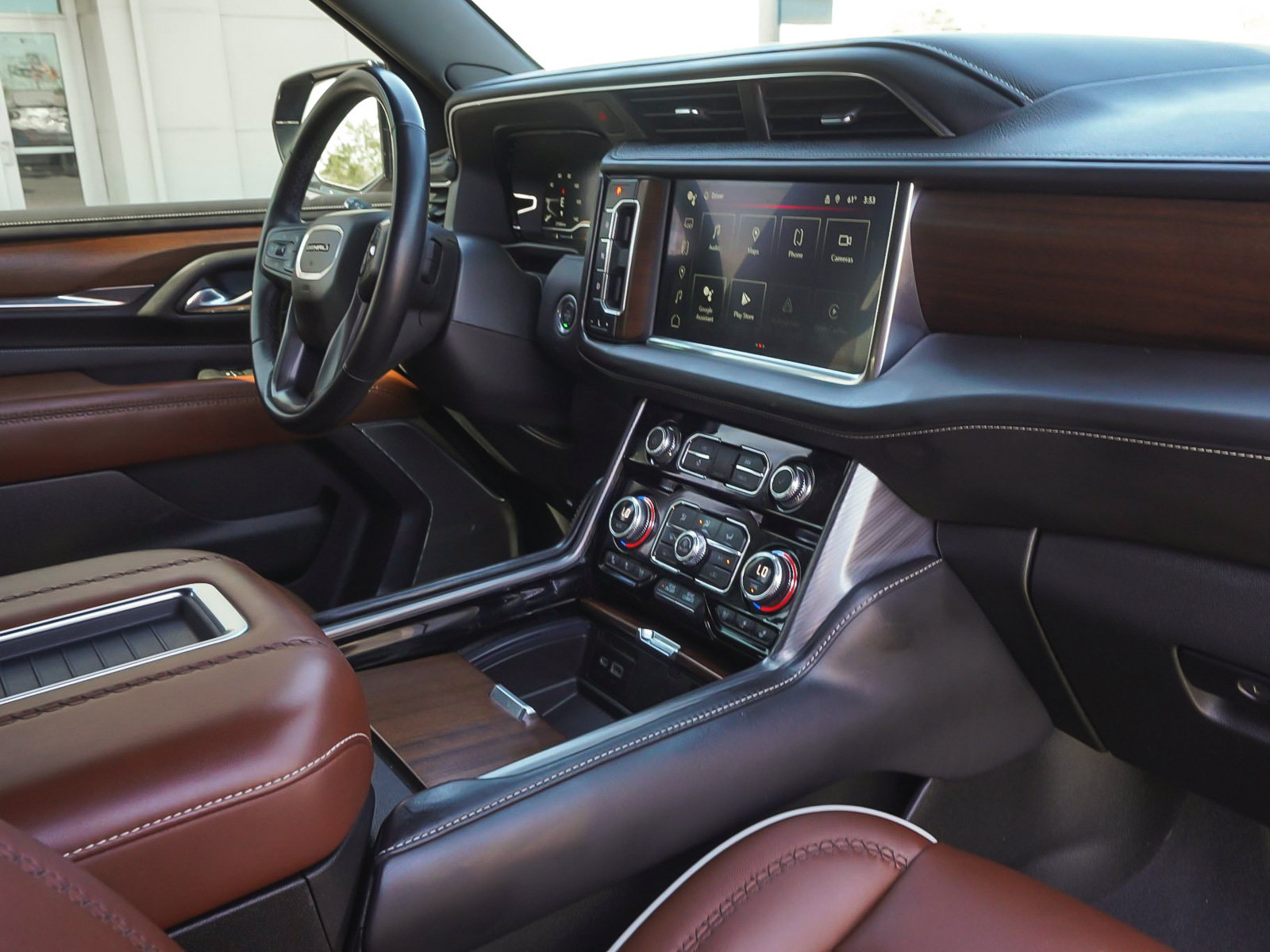 Used 2023 GMC Yukon XL Denali Ultimate AWD/4WD image 48