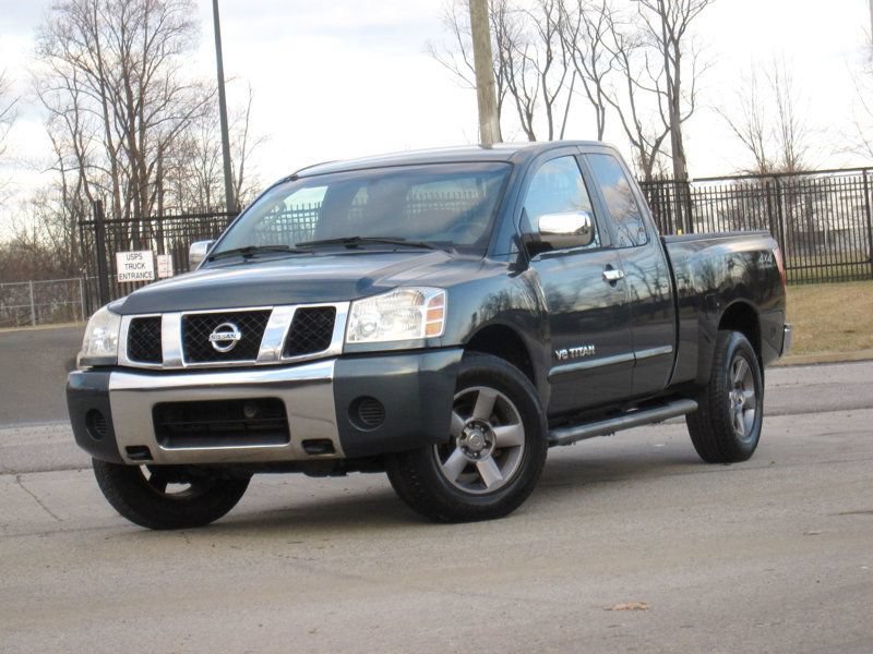 Used 2005 Nissan Titan SE AWD/4WD image 3
