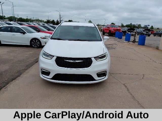 Used 2022 Chrysler Pacifica Touring-L image 10