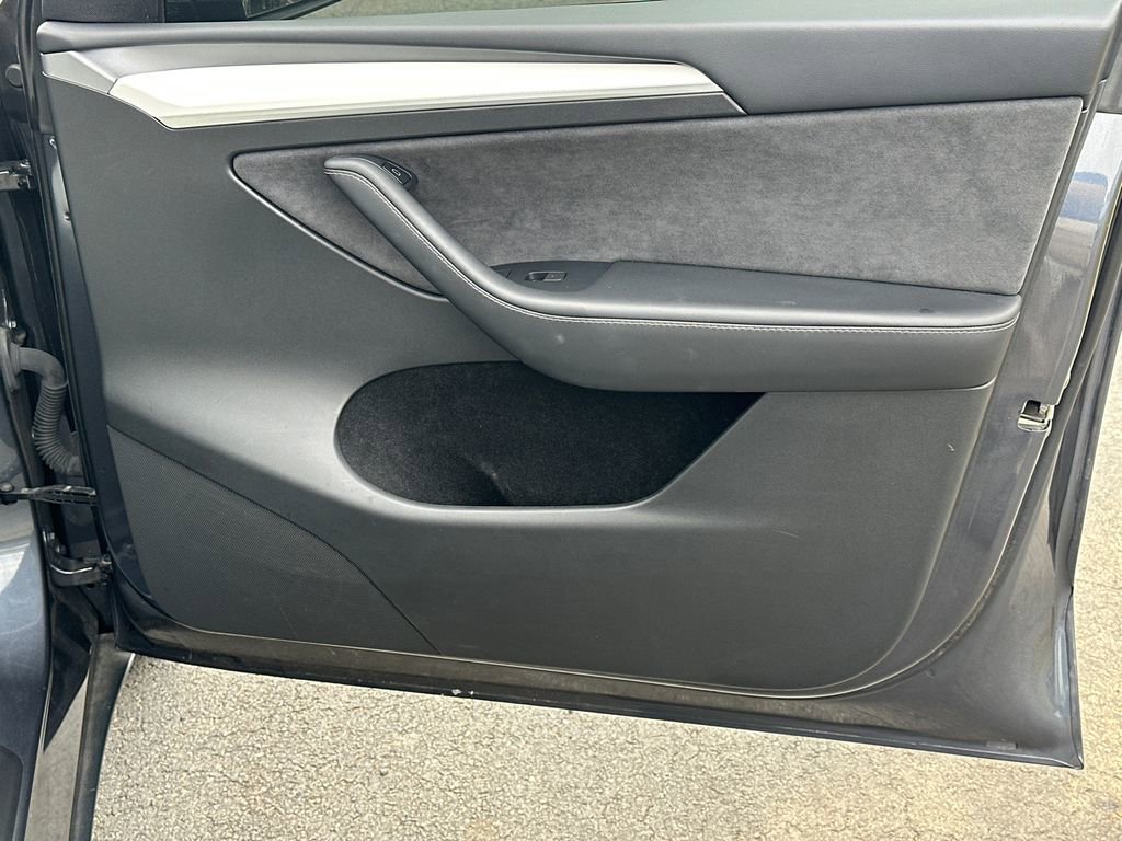 Used 2023 Tesla Model Y Long Range image 14