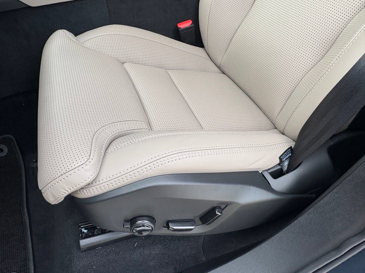 New 2026 Volvo XC90 B6 Ultra w/ Protection Package Premier image 19