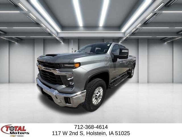 Used 2025 Chevrolet Silverado 2500 LT w/ Convenience Package AWD/4WD image 4