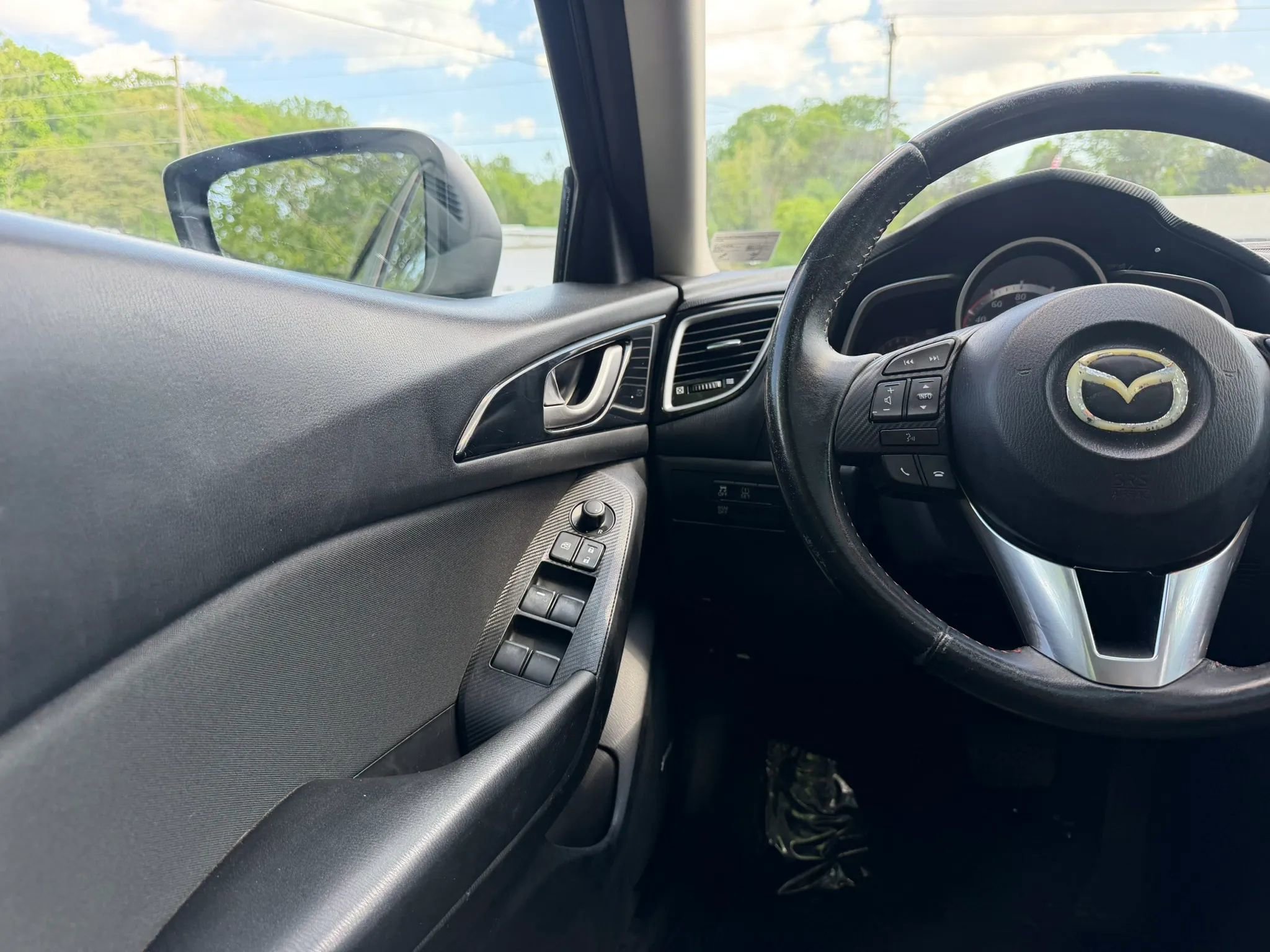Used 2014 MAZDA MAZDA3 i Touring w/ Technology Package FWD image 32