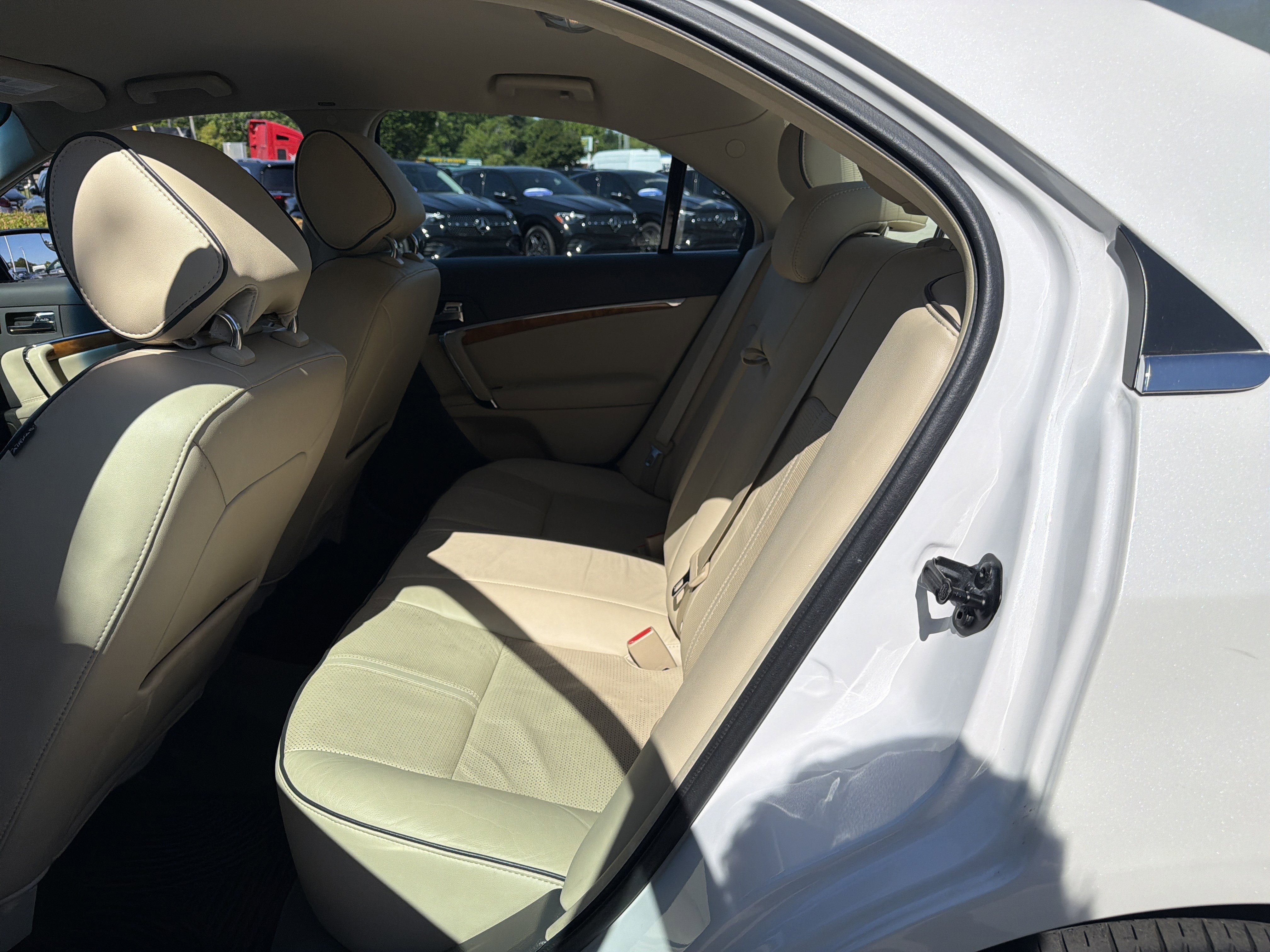 Used 2012 Lincoln MKZ FWD image 32