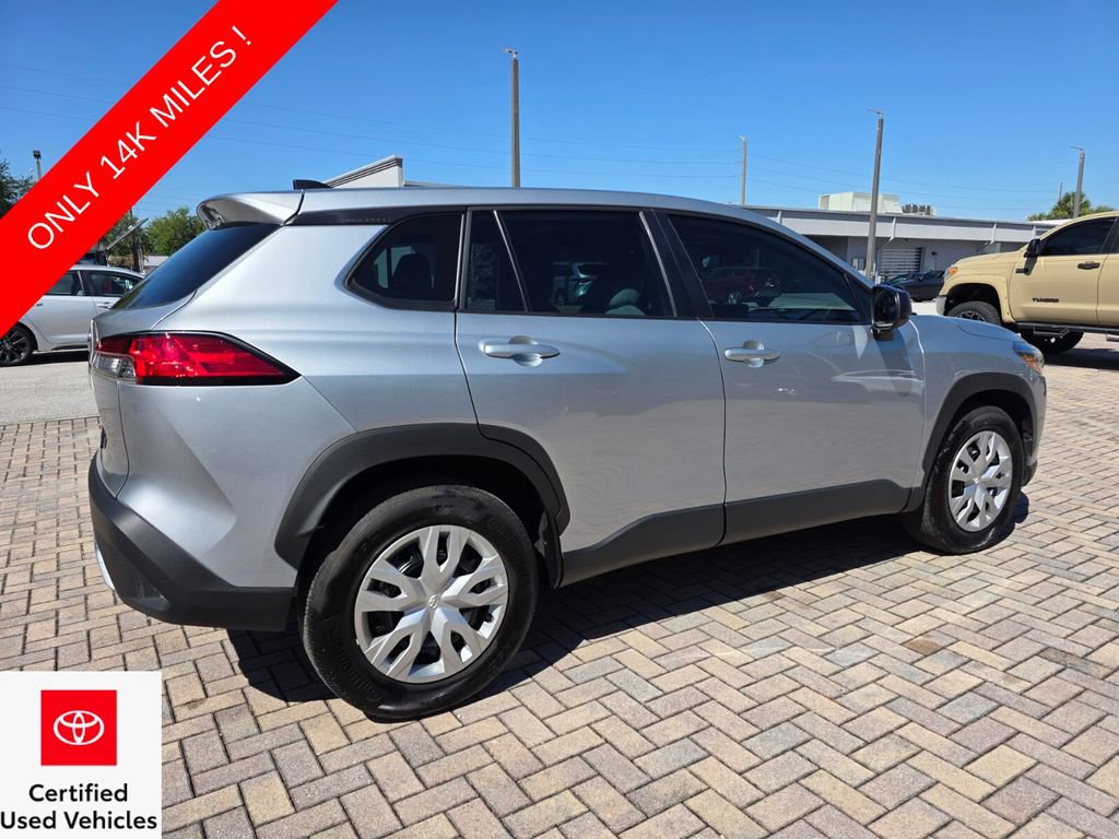 Used 2025 Toyota Corolla Cross L image 11