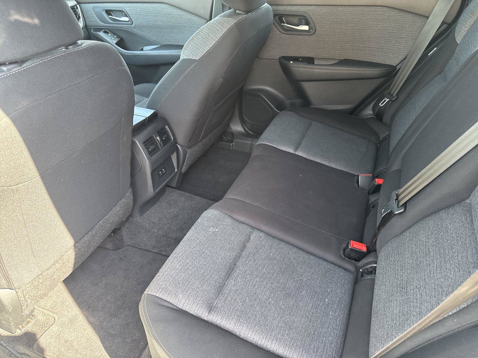 Used 2023 Nissan Rogue SV FWD image 24