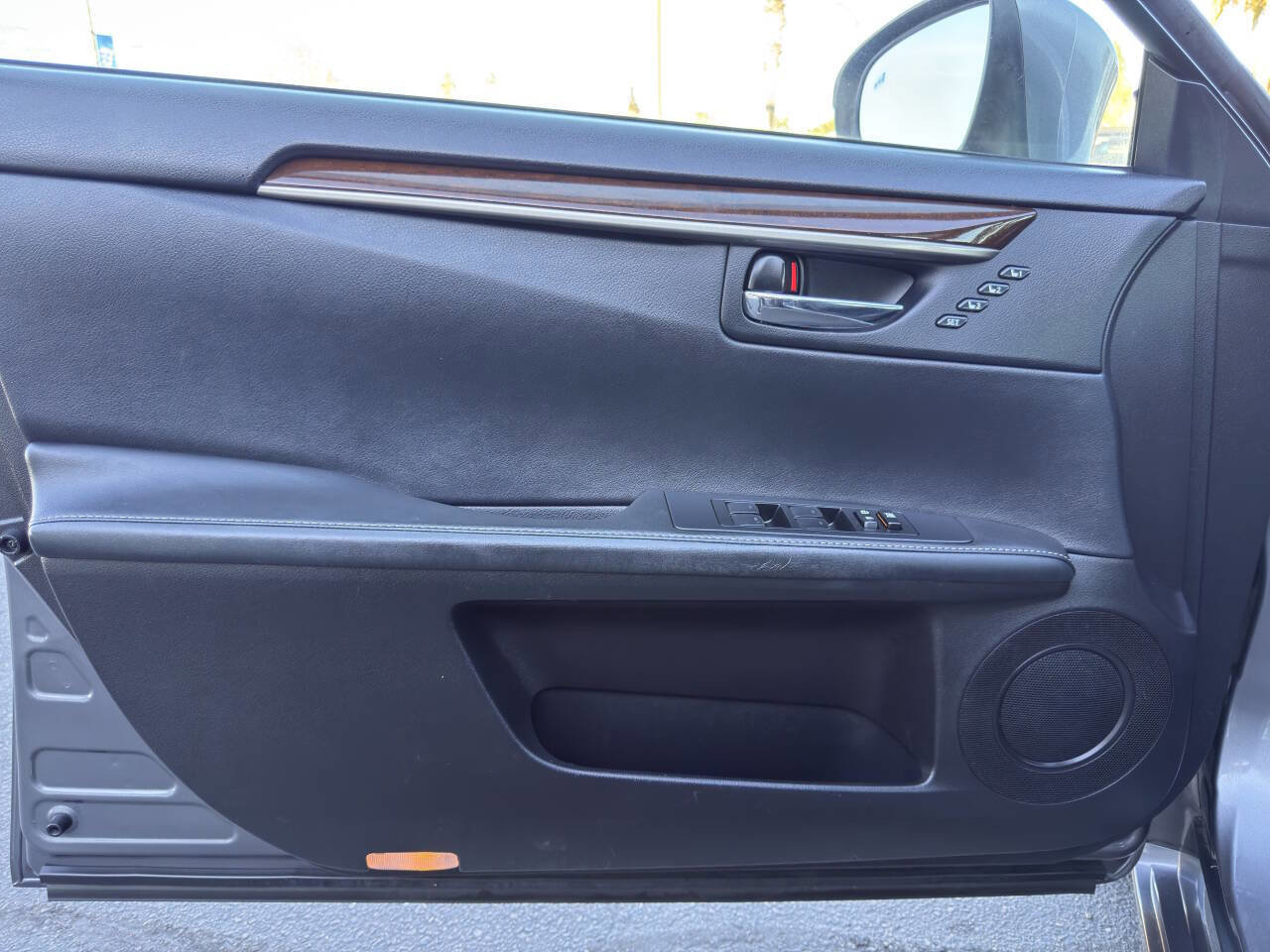 Used 2013 Lexus ES 350 w/ Luxury Pkg FWD image 10