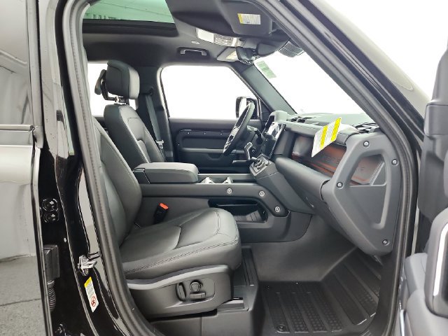 New 2026 Land Rover Defender 110 X-Dynamic SE AWD/4WD image 14