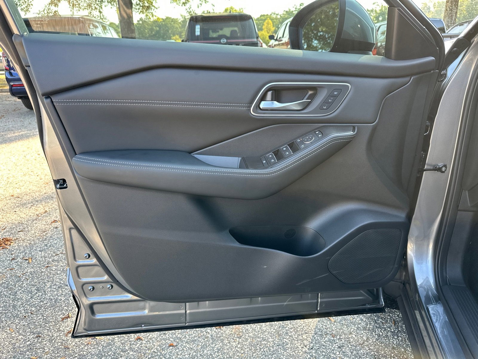 New 2026 Nissan Rogue Platinum w/ Platinum Premium Package image 10