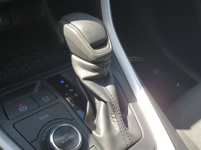 Used 2025 Toyota RAV4 XLE image 31